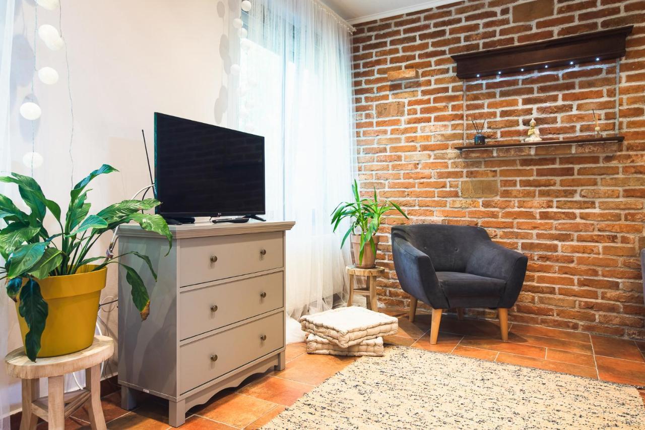 Bohemia Apartment *